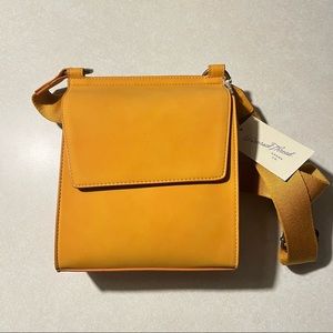 Universal Thread Purse